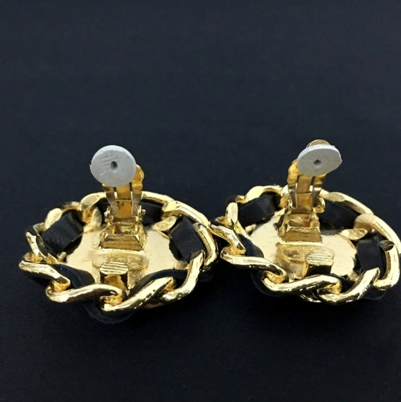 CHANEL CC LOGO TWIST GOLD TONE EARRINGS/UT2186 - Picture 8 of 10